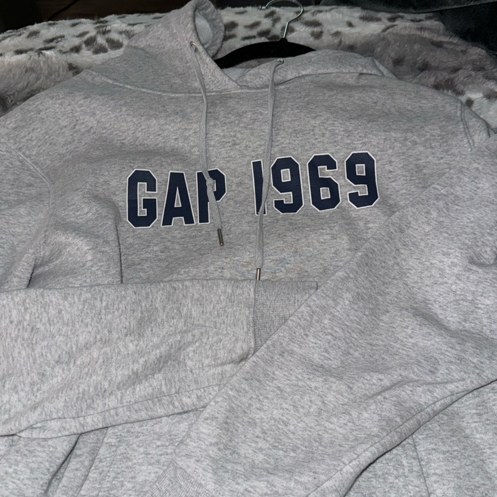 Cute grey GAP hoodie